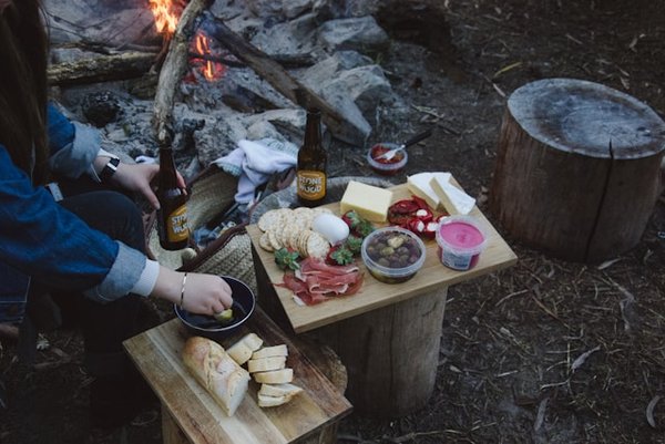 What are the best methods for foraging safely and sustainably while camping in the UK?