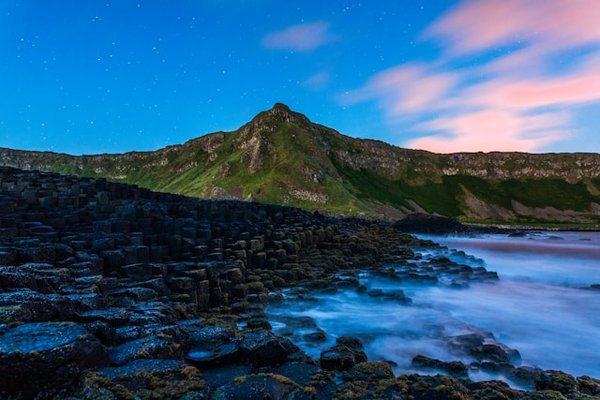 What are the best tips for visiting the Giant's Causeway in Northern Ireland?